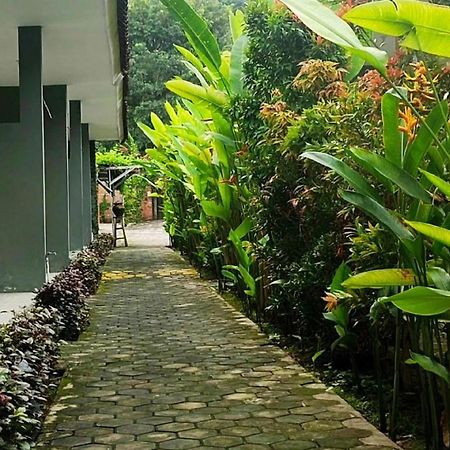 Oyo 2864 Mangsit Garden Homestay Ngoại thất bức ảnh