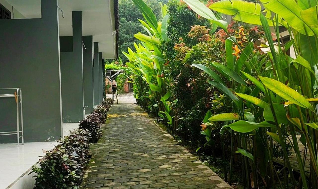 Oyo 2864 Mangsit Garden Homestay Ngoại thất bức ảnh